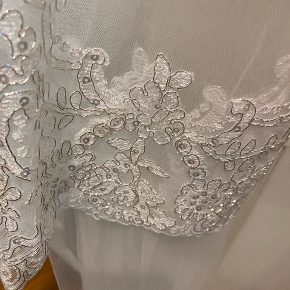 Wedding dress NEW NEVER WORN - Picture 10 of 12